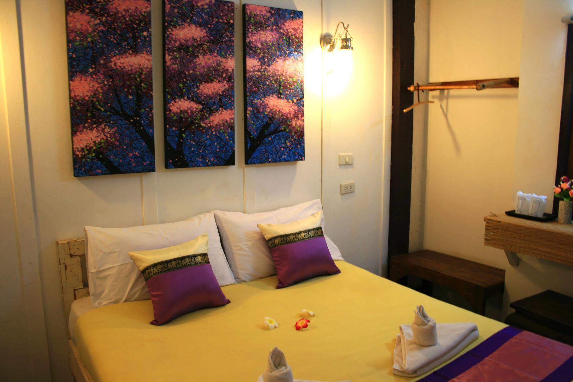 Paifah Boutique House Hotel Buitenkant foto